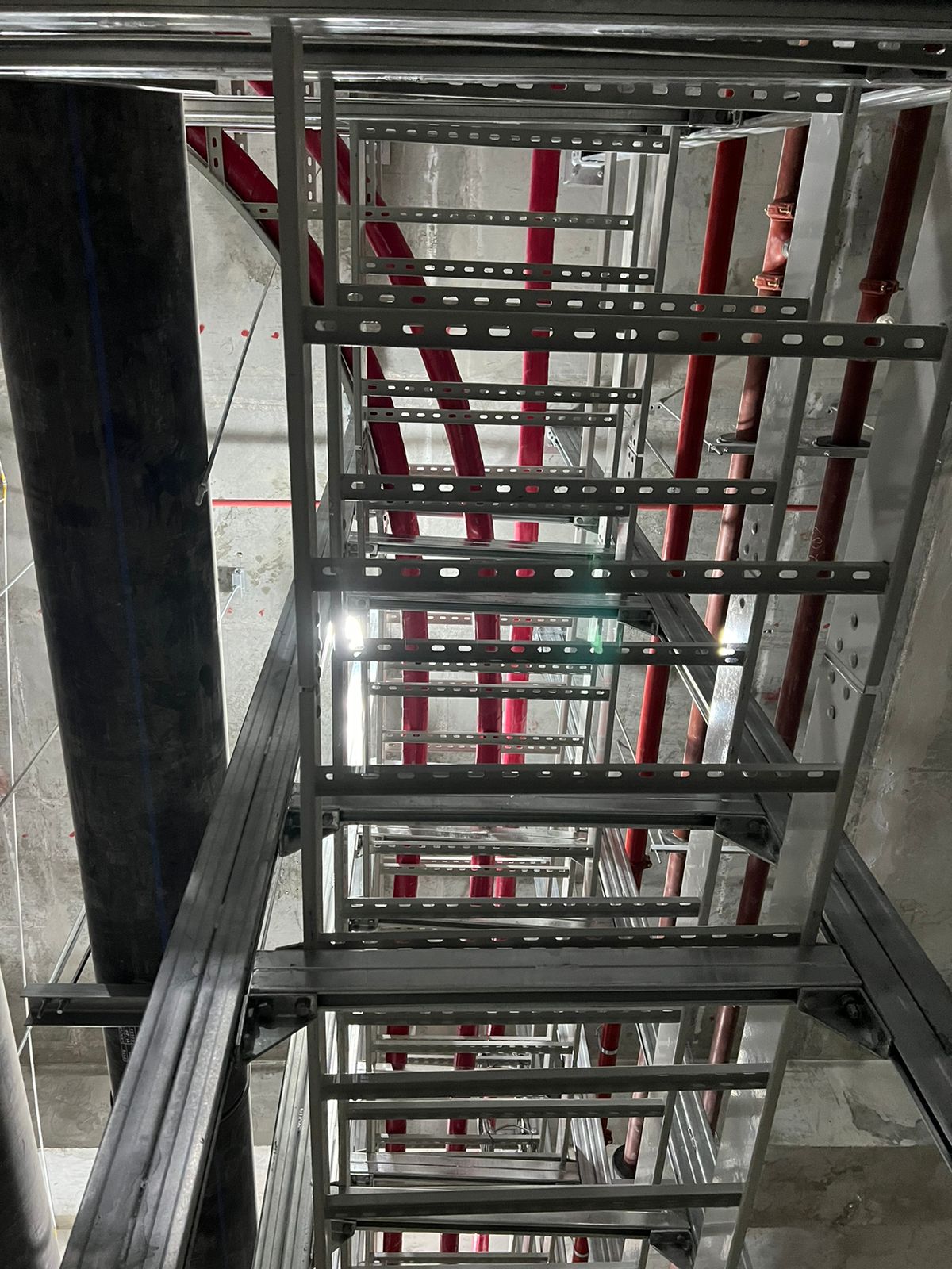 Al Riyadh Avenue project - Pulling Cables 